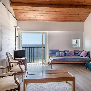 Vue En Famille A Cinq A Appartement Arzon